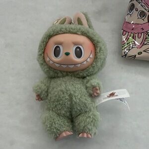 Labubu Macaroon green grape